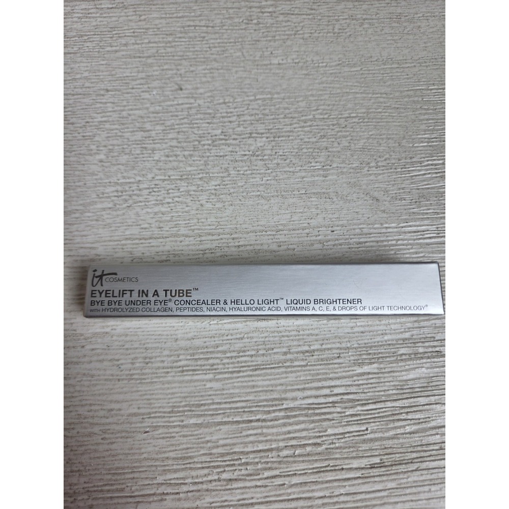 IT Cosmetics Eyelift In A Tube FAIR Bye Bye Under Eye Concealer & Hello Light